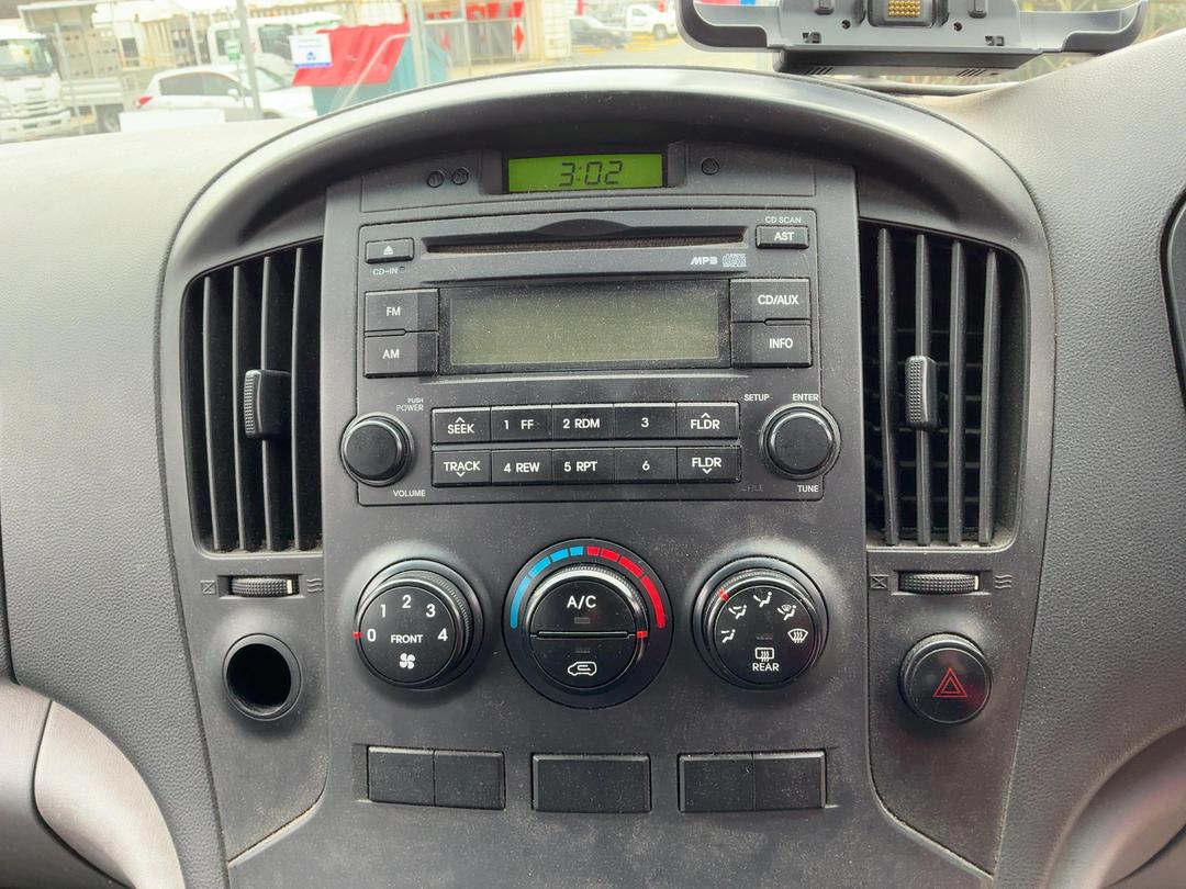 Photo '17' of Hyundai iLoad Van