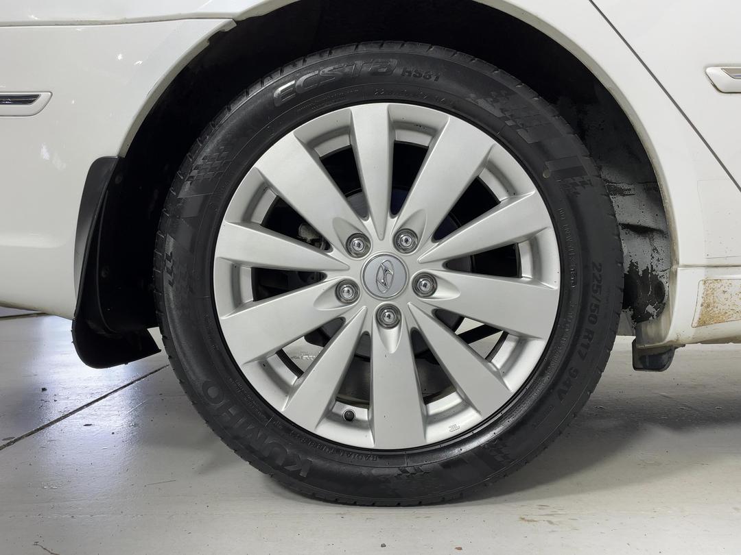 Photo '12' of Hyundai Sonata