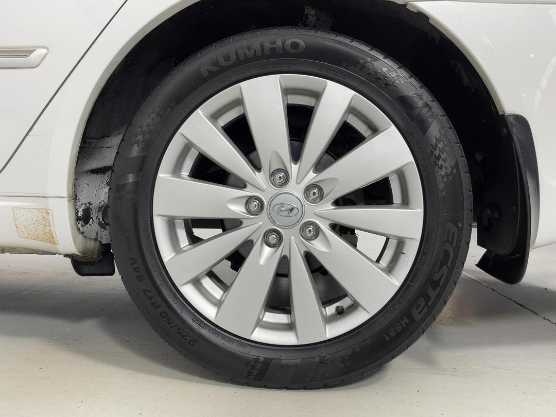 Photo '11' of Hyundai Sonata