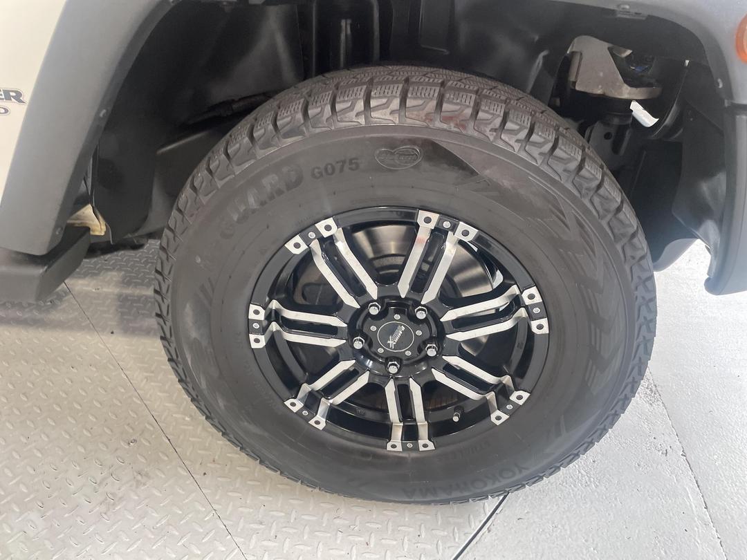 Photo '9' of Jeep Wrangler