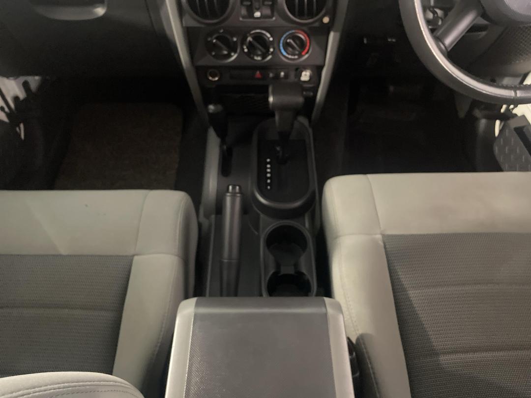 Photo '18' of Jeep Wrangler