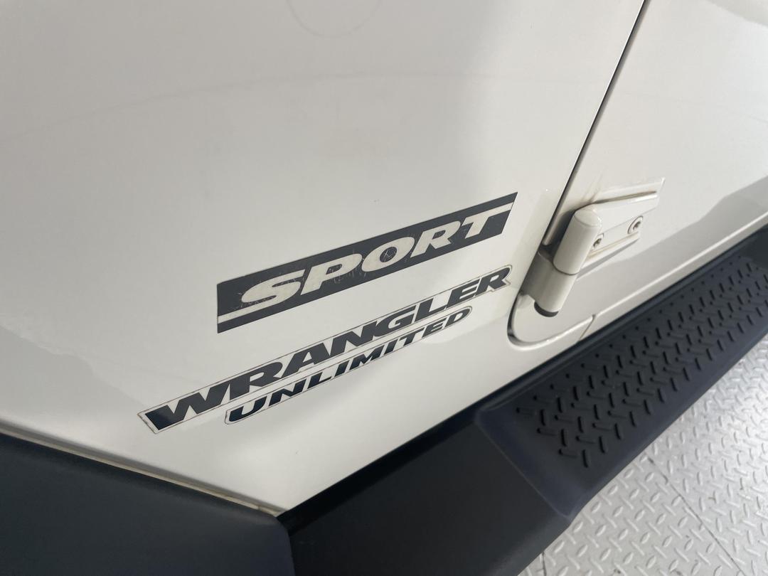 Photo '30' of Jeep Wrangler