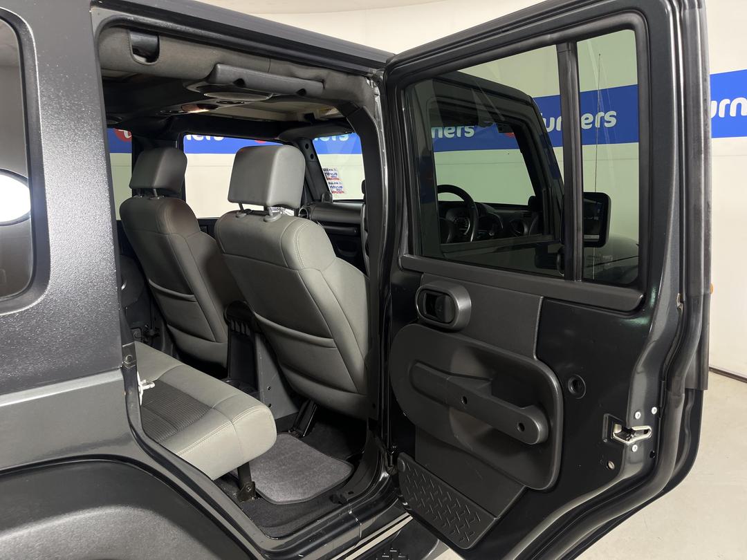 Photo '19' of Jeep Wrangler