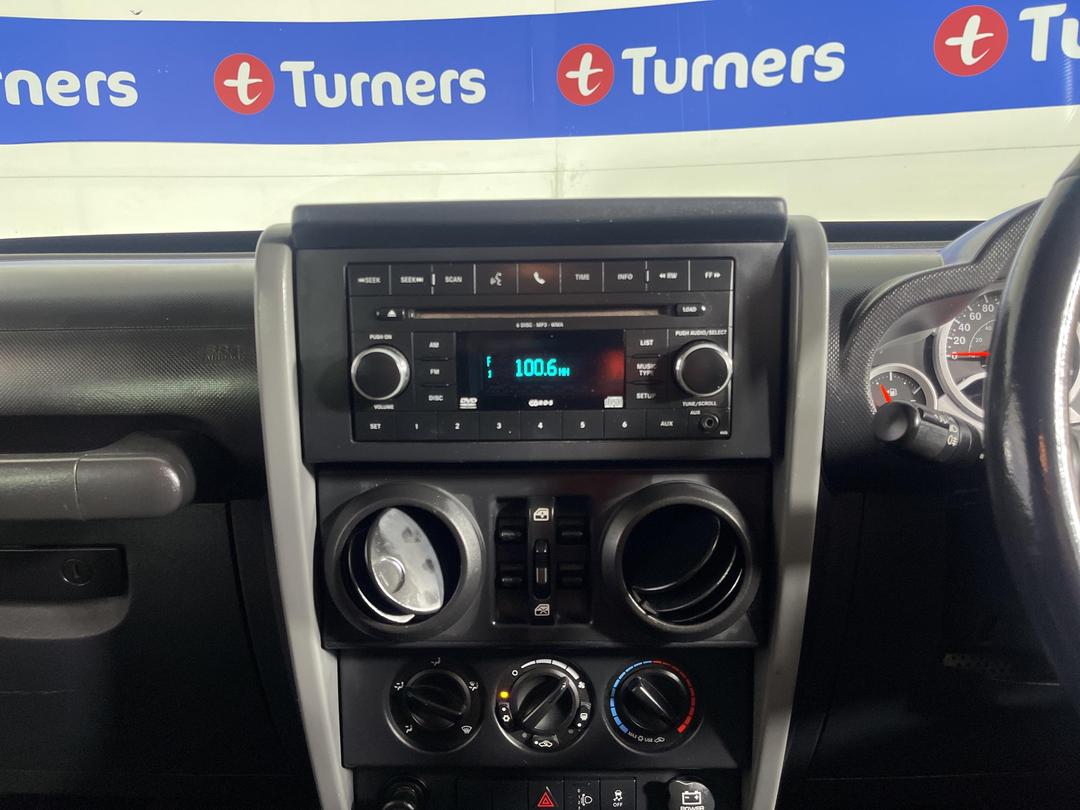 Photo '18' of Jeep Wrangler