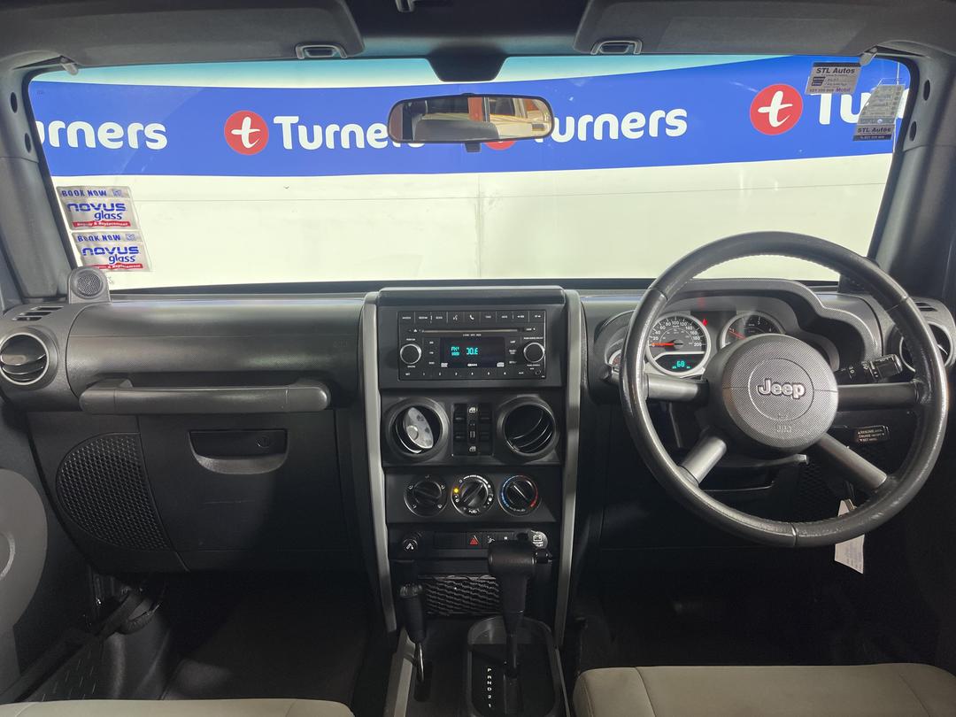 Photo '17' of Jeep Wrangler