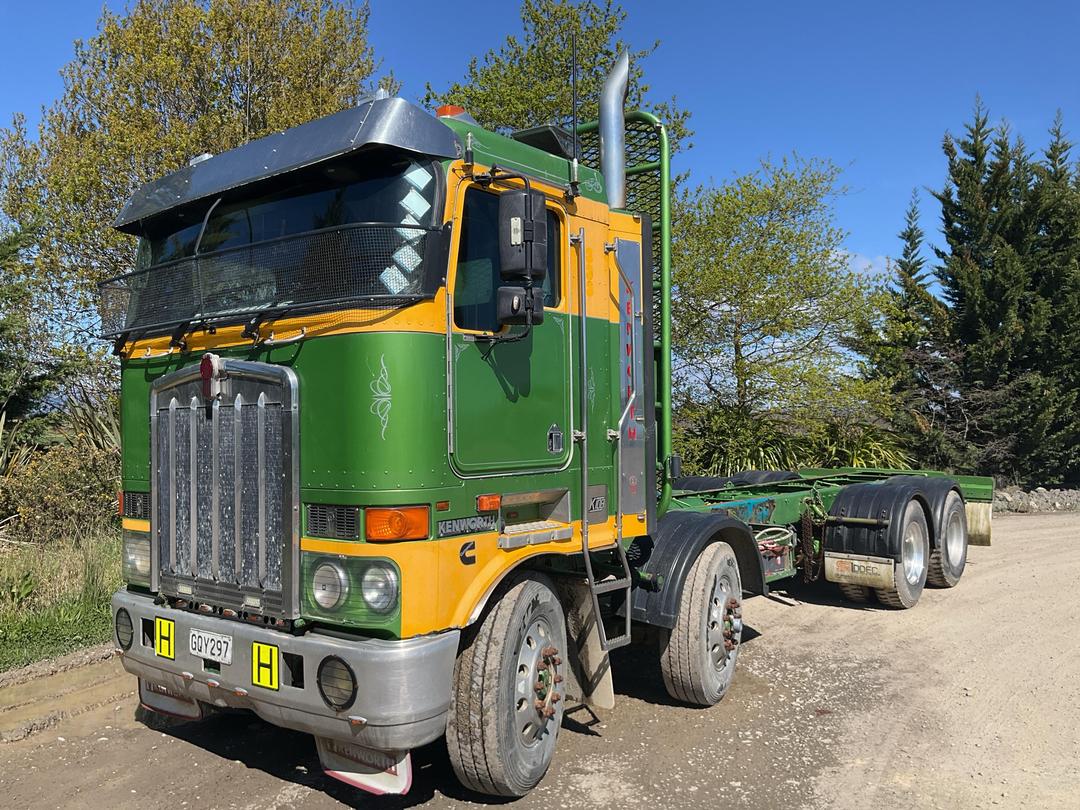 Photo '9' of Kenworth K108 Cab Chassis