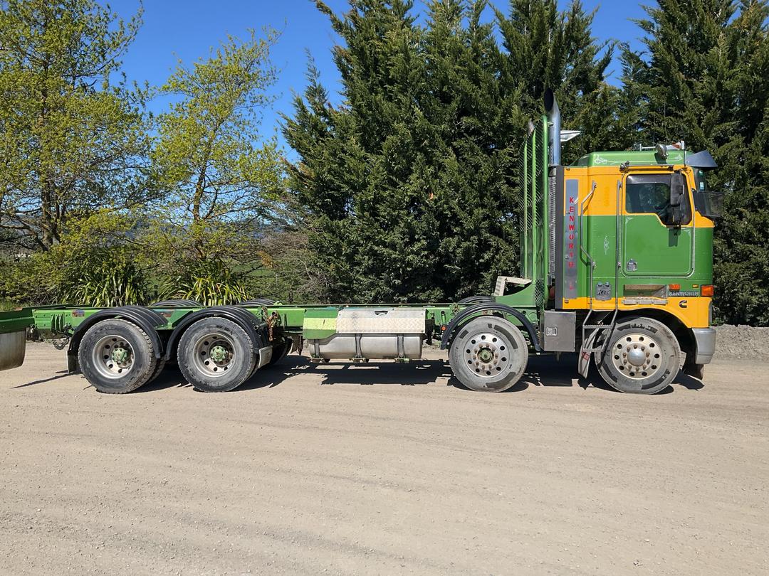 Photo '4' of Kenworth K108 Cab Chassis