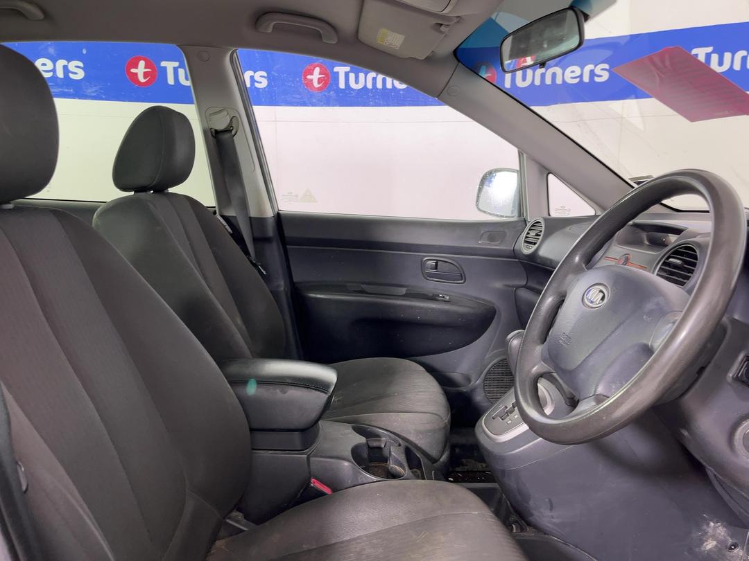 Photo '14' of KIA Carens