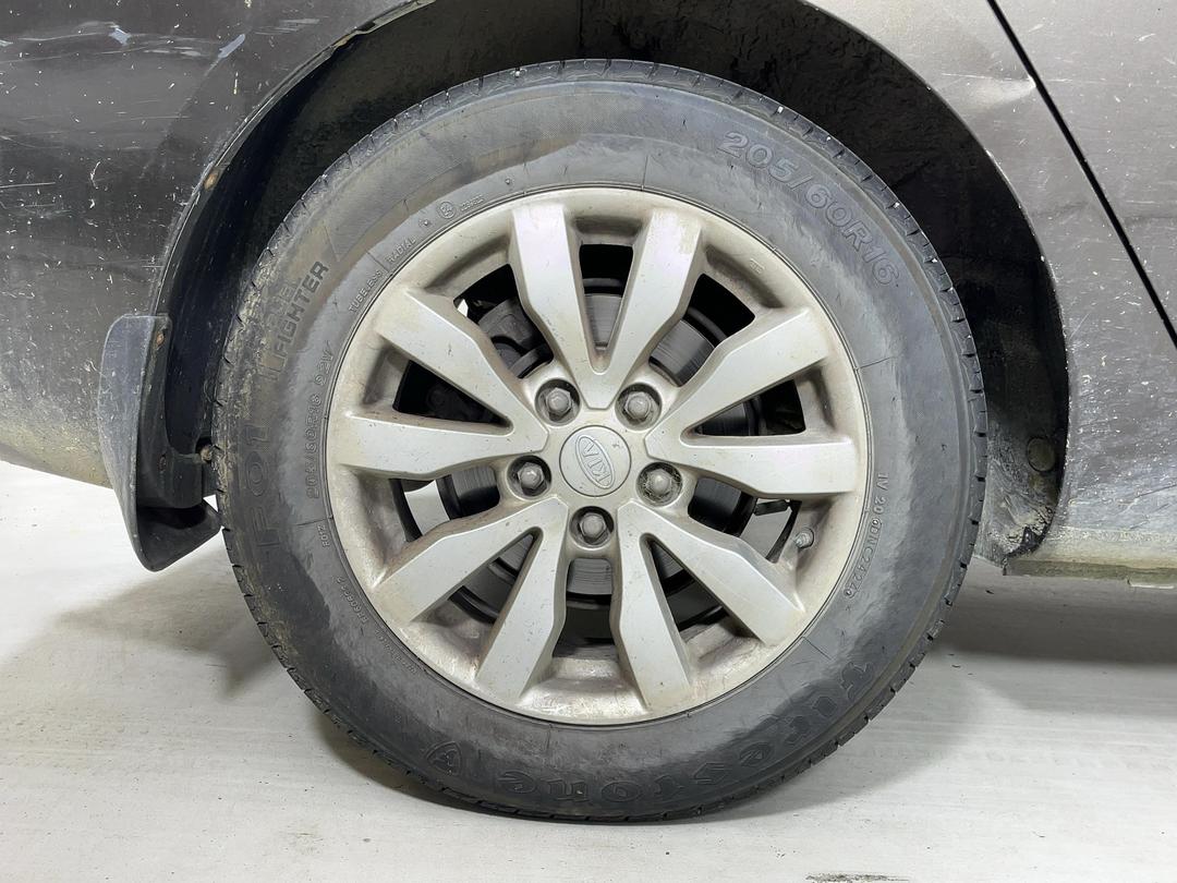 Photo '10' of KIA Carens