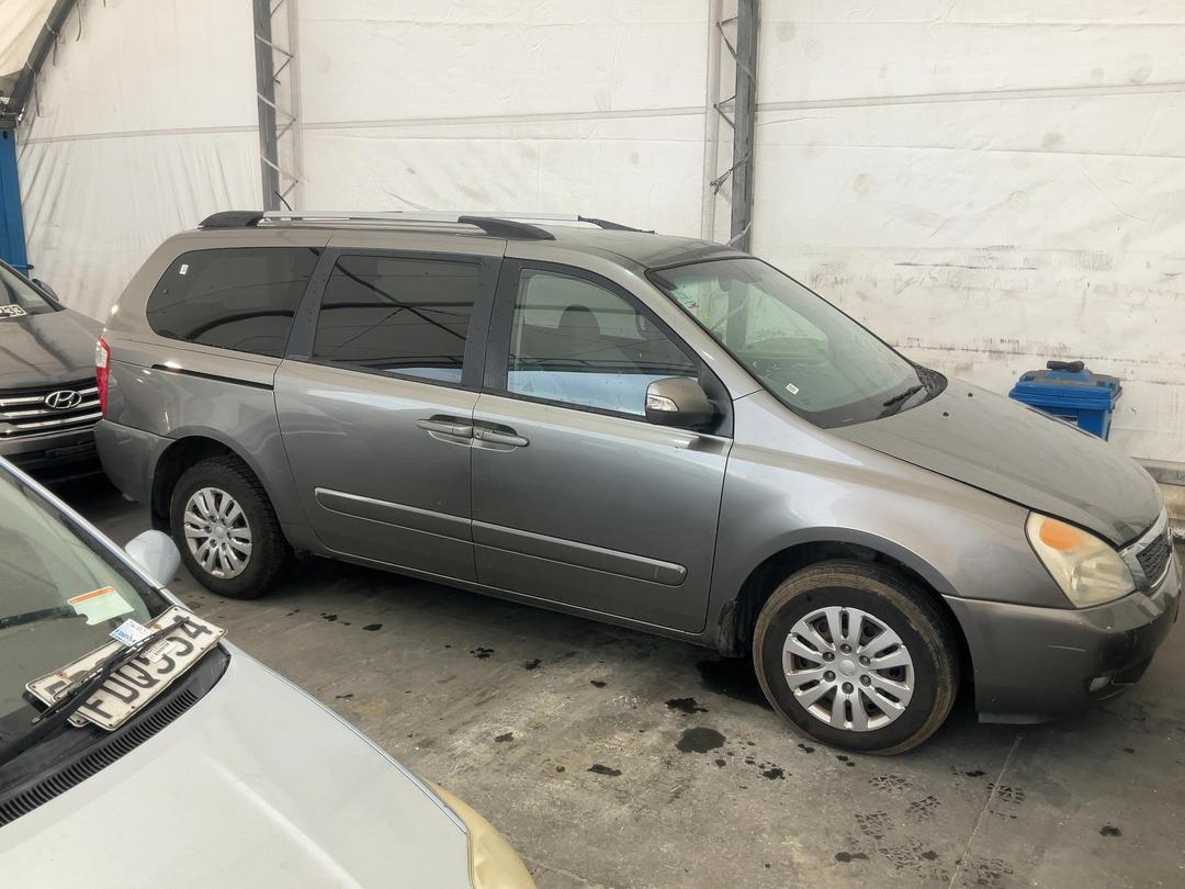 Photo '2' of KIA Carnival LWB EX Photo '2' of KIA Carnival LWB EX