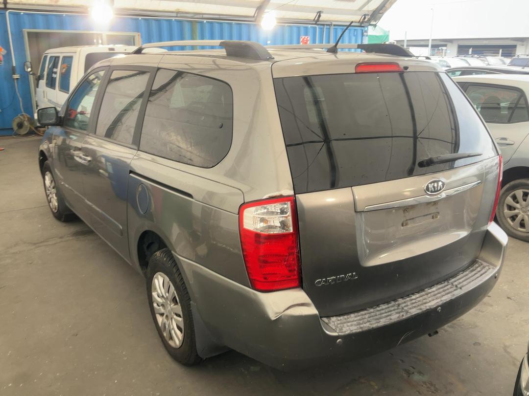 Photo '9' of KIA Carnival LWB EX Photo '9' of KIA Carnival LWB EX