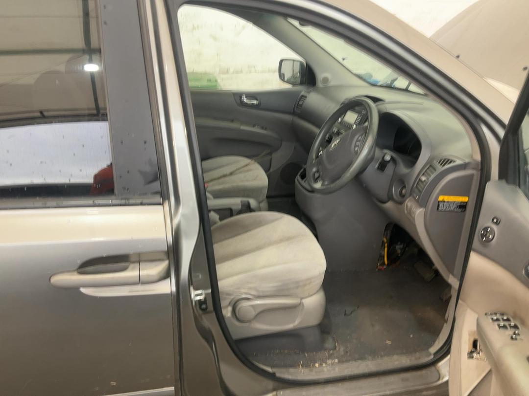 Photo '19' of KIA Carnival LWB EX Photo '19' of KIA Carnival LWB EX