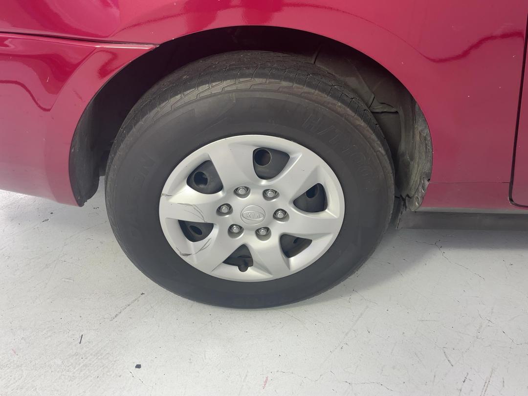 Photo '12' of KIA Carnival