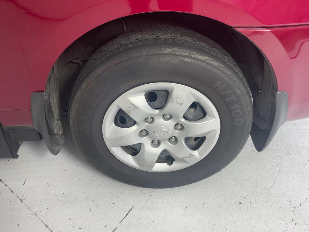 Photo '11' of KIA Carnival