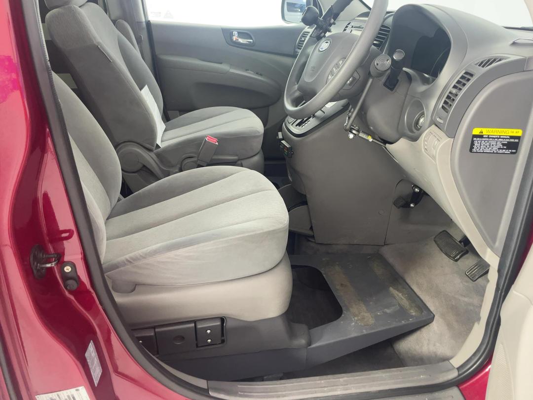 Photo '16' of KIA Carnival