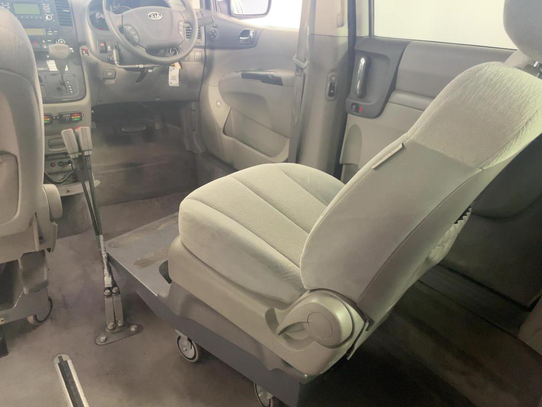 Photo '31' of KIA Carnival