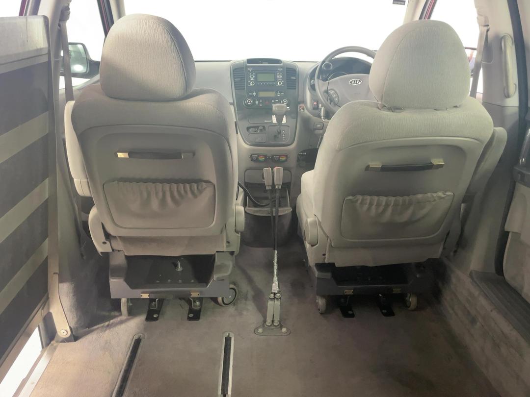 Photo '32' of KIA Carnival