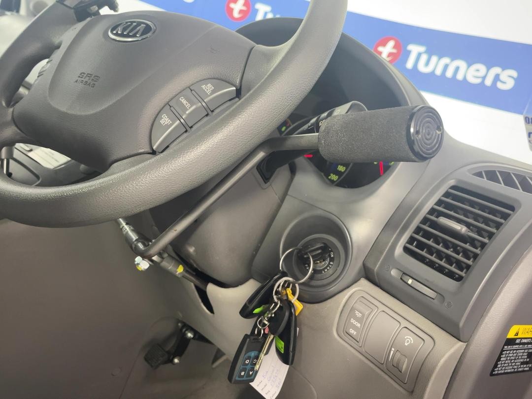 Photo '33' of KIA Carnival