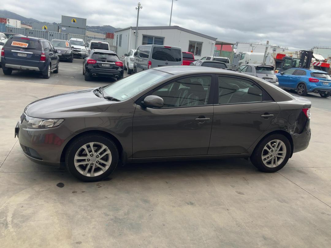 Photo '5' of KIA Cerato LX Photo '5' of KIA Cerato LX
