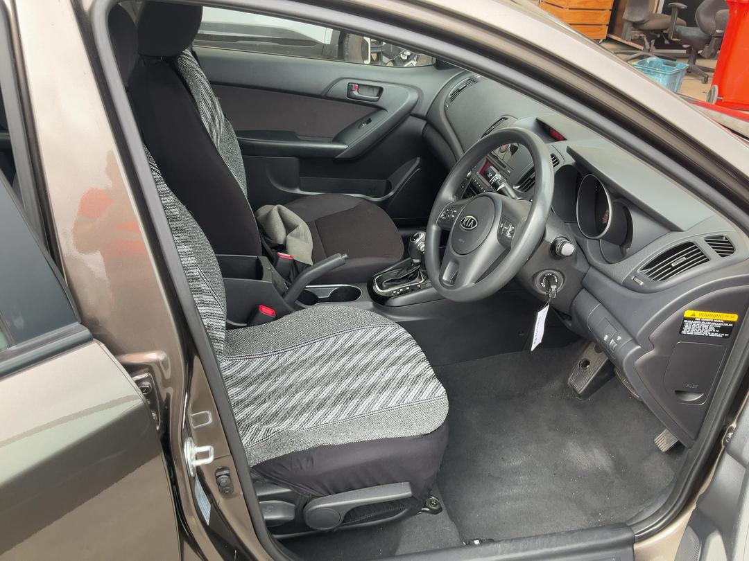 Photo '15' of KIA Cerato LX Photo '15' of KIA Cerato LX