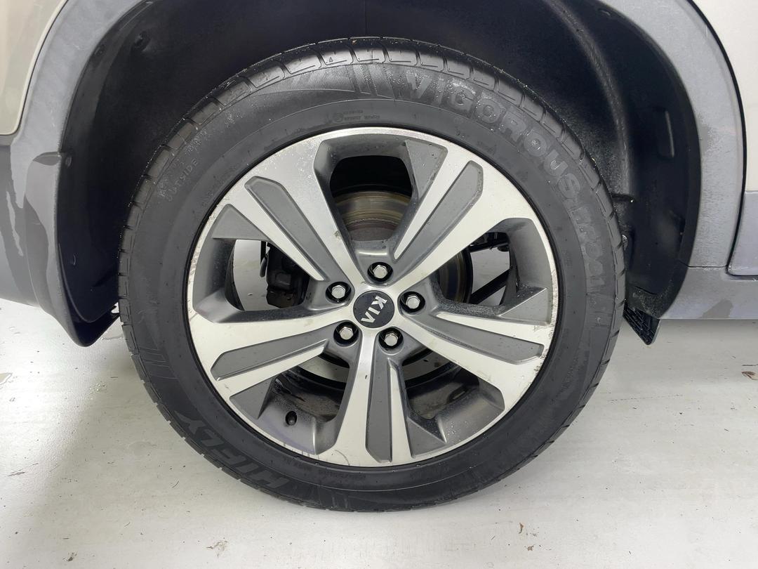 Photo '12' of KIA Sorento R