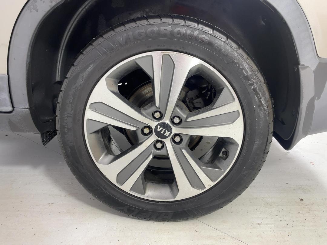 Photo '11' of KIA Sorento R