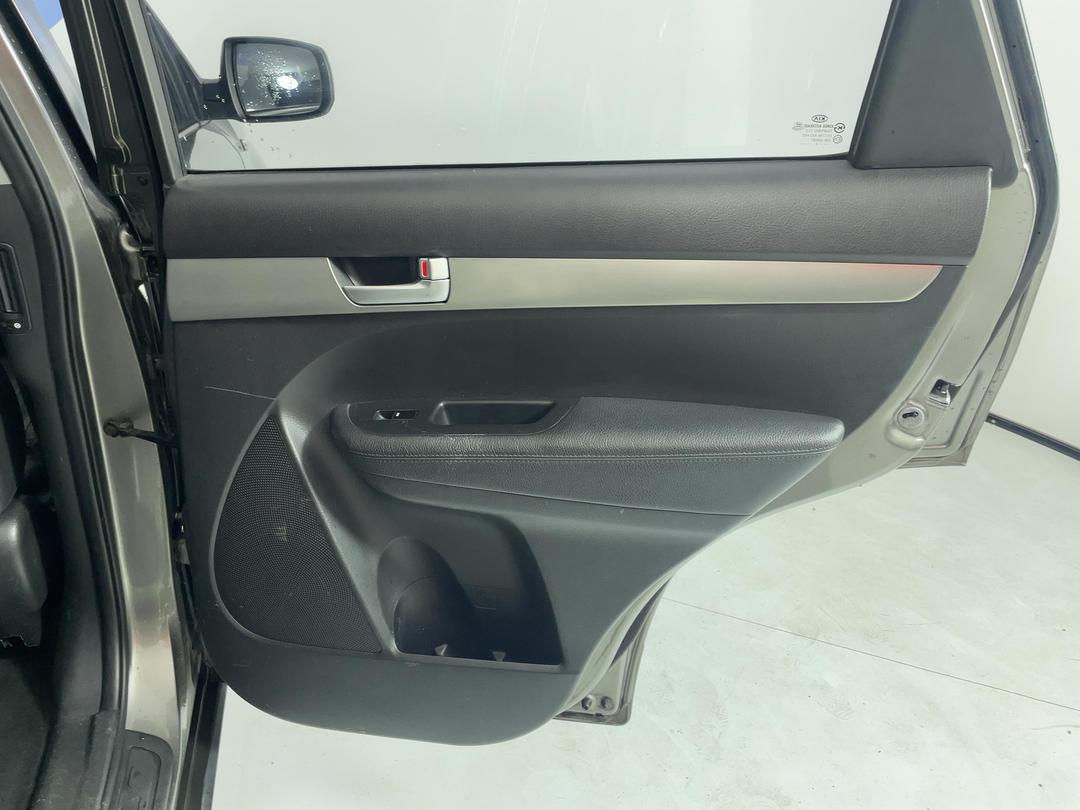Photo '19' of KIA Sorento R