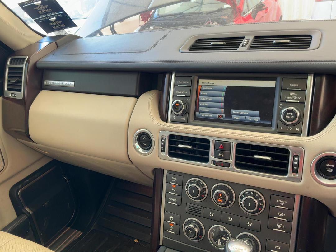 Photo '16' of Land Rover Range Rover Autob TDV8 A Photo '16' of Land Rover Range Rover Autob TDV8 A