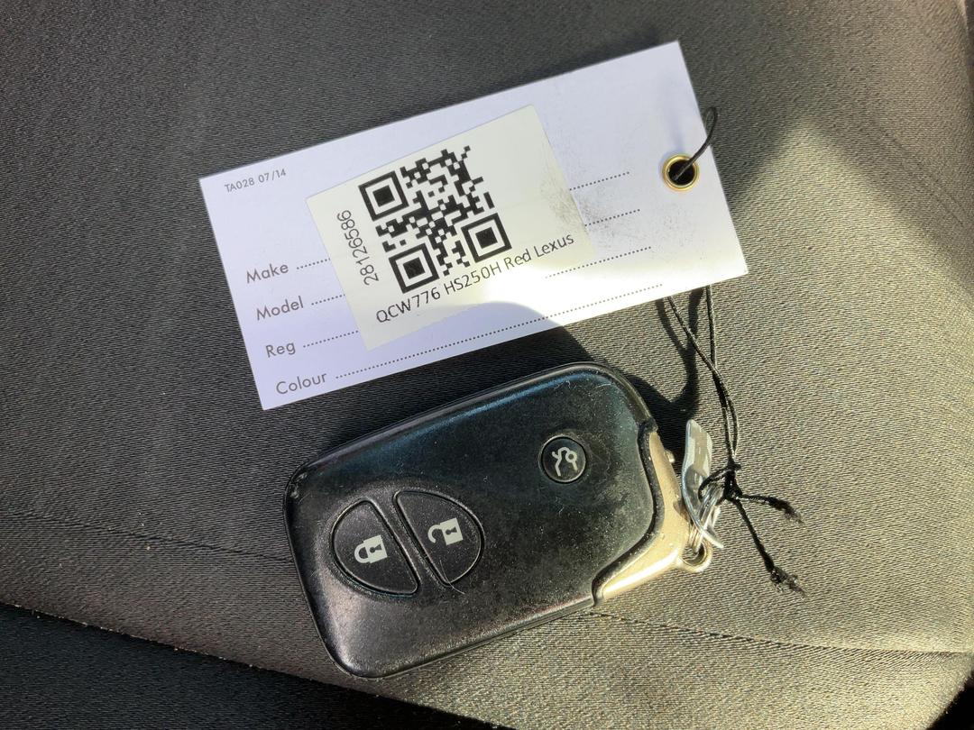 Photo '24' of Lexus HS250H