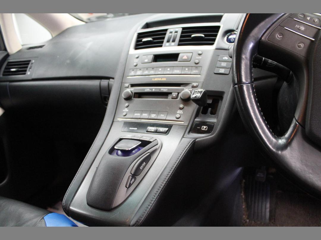Photo '13' of Lexus HS250H