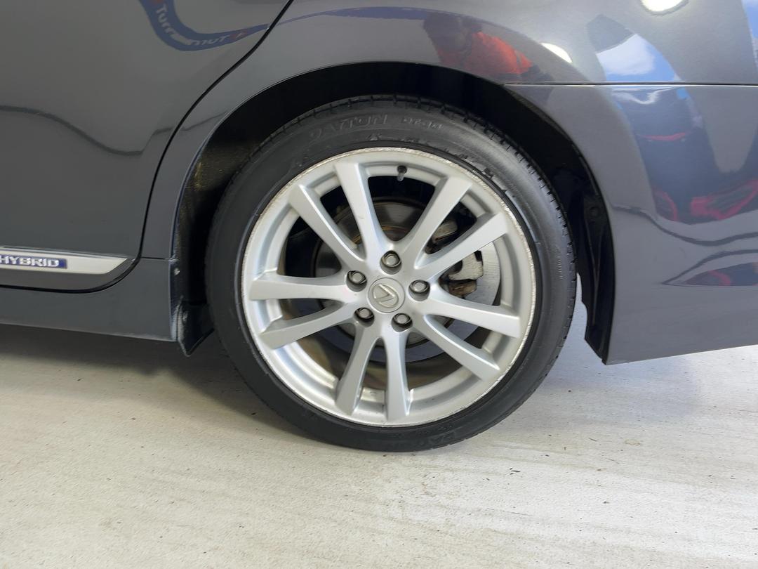 Photo '11' of Lexus HS250H