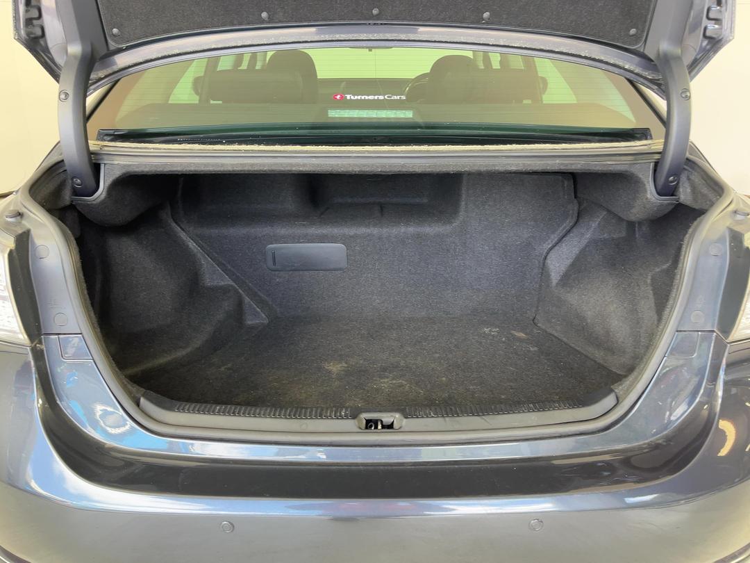 Photo '14' of Lexus HS250H