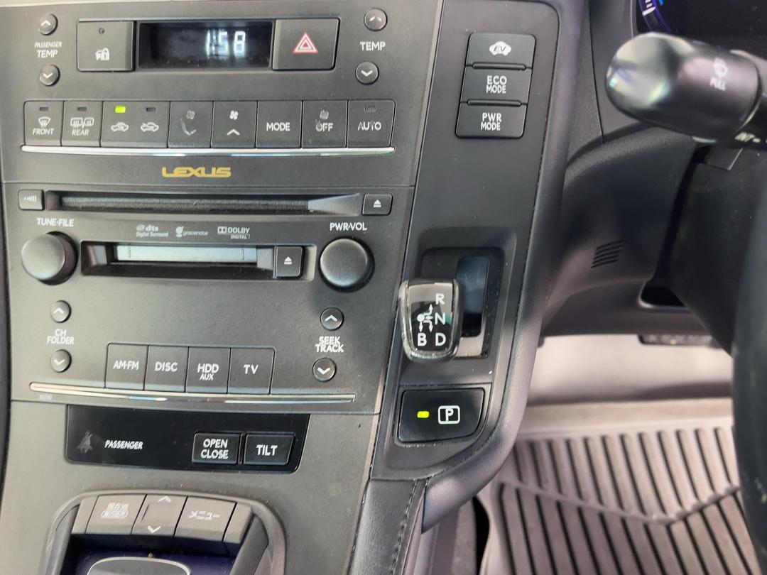 Photo '18' of Lexus HS250H