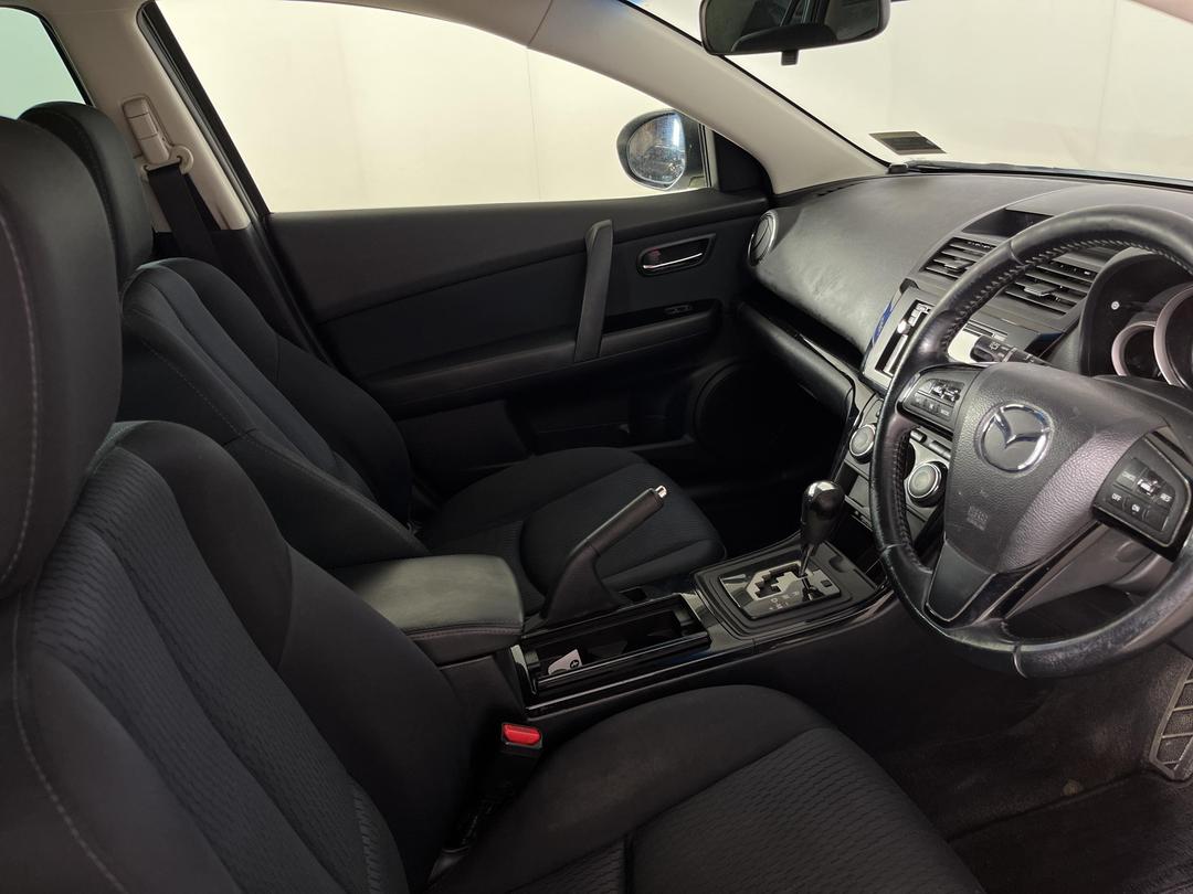 Photo '16' of Mazda Atenza