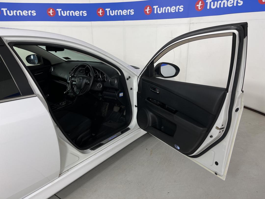 Photo '15' of Mazda Atenza