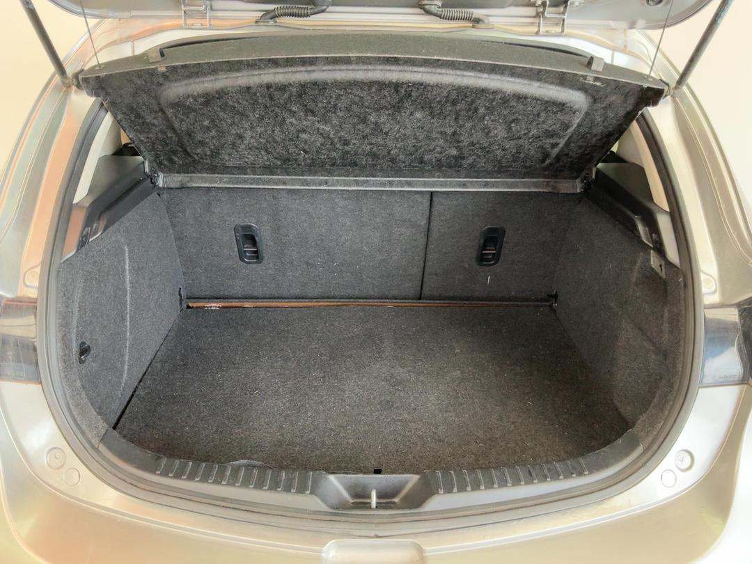 Photo '12' of Mazda Axela