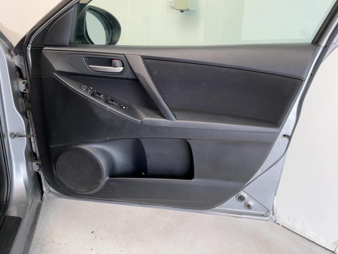 Photo '13' of Mazda Axela