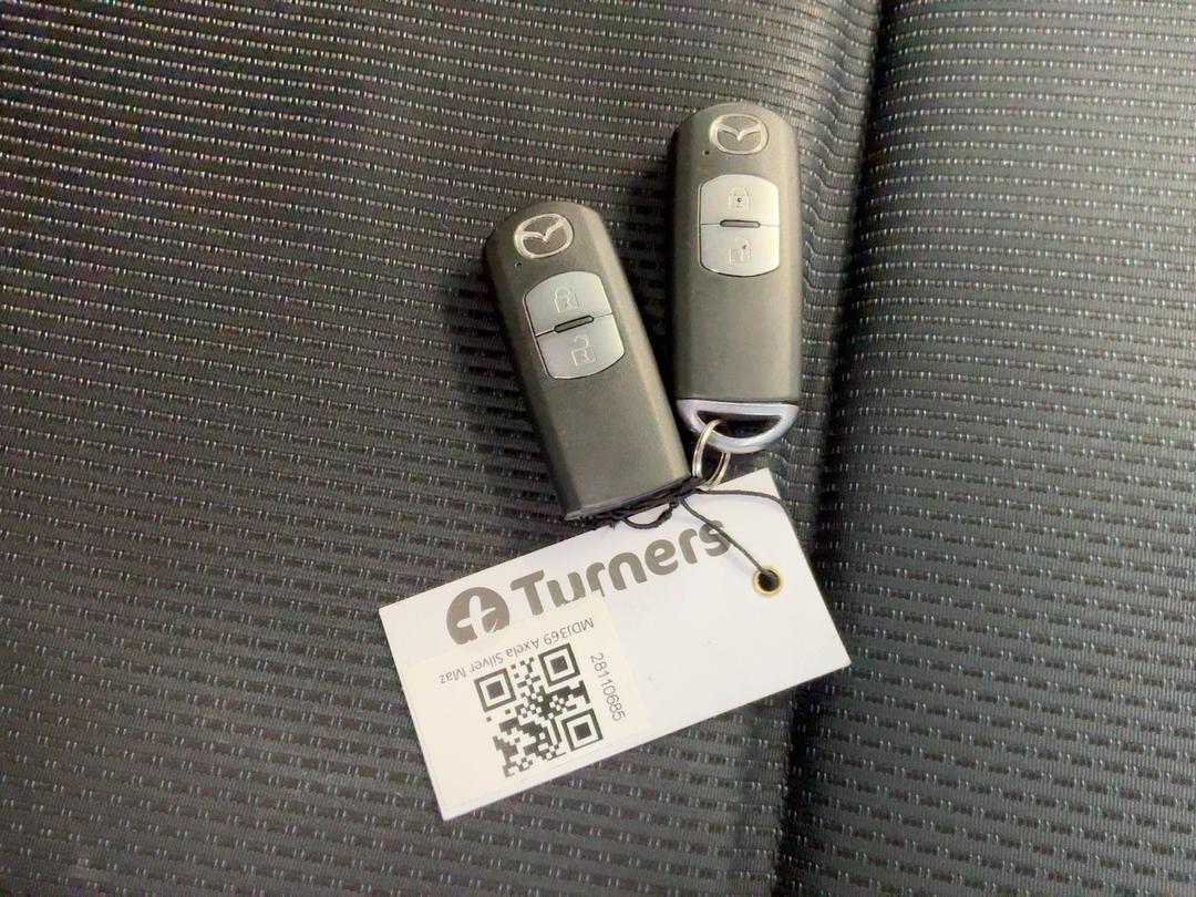 Photo '20' of Mazda Axela