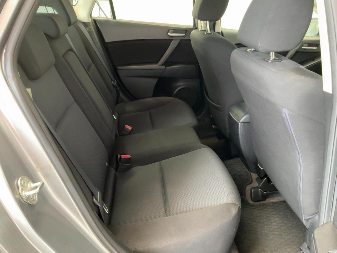 Photo '18' of Mazda Axela