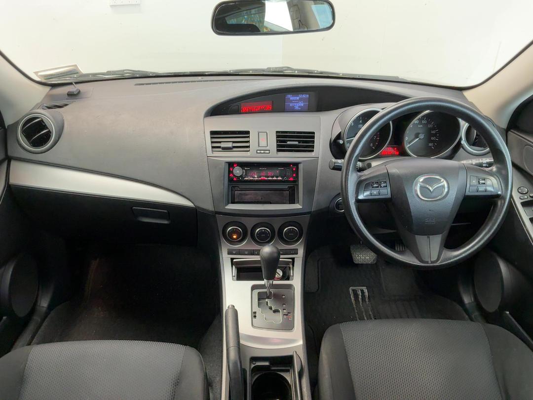 Photo '15' of Mazda Axela