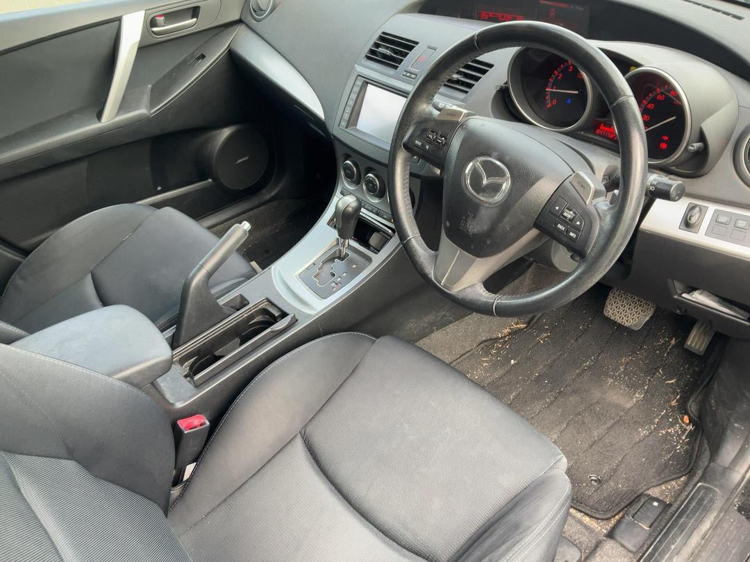 Photo '6' of Mazda Axela