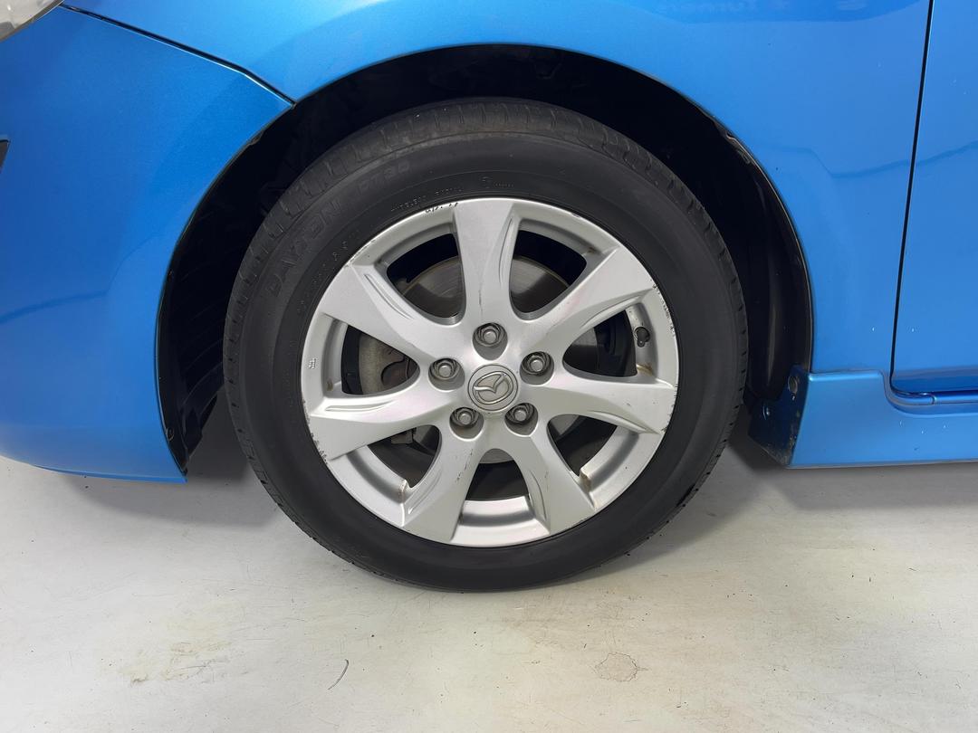 Photo '10' of Mazda Axela