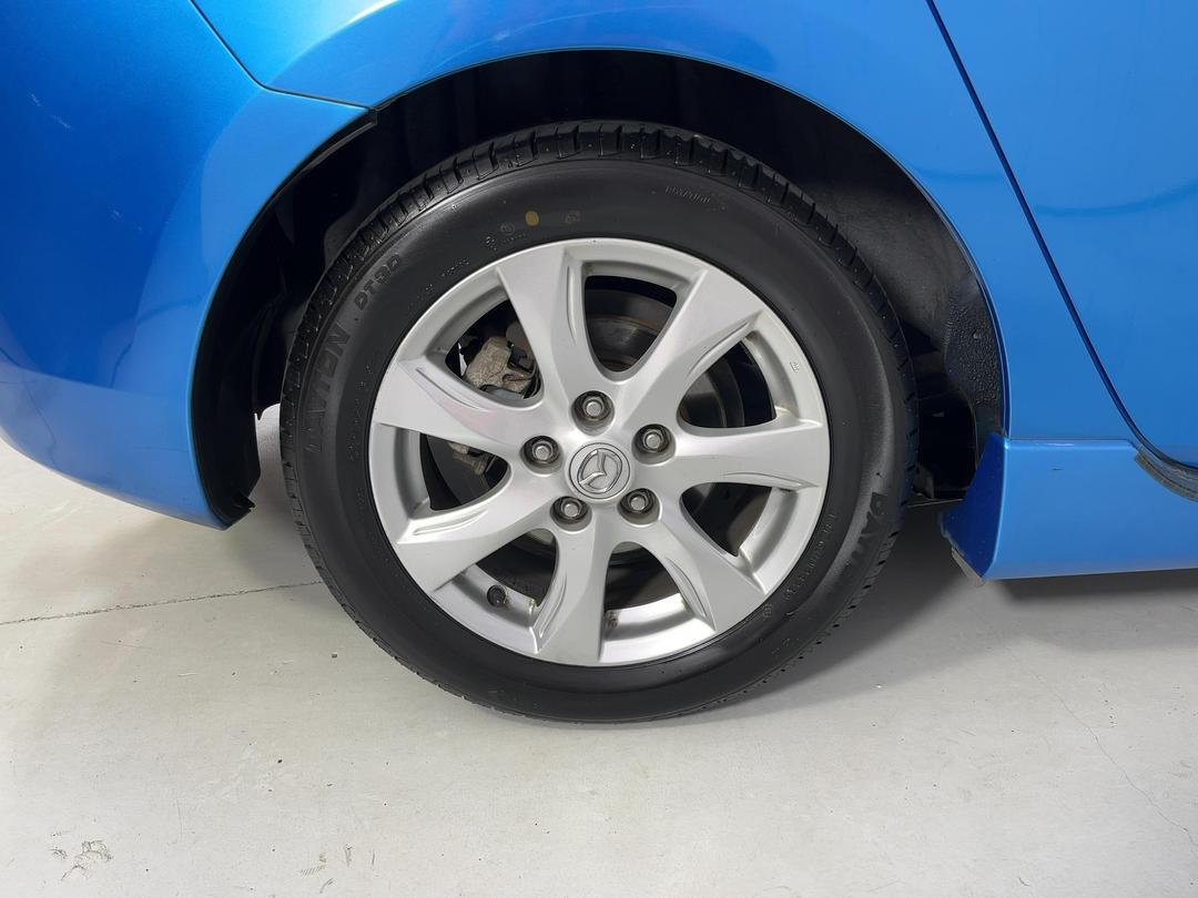 Photo '12' of Mazda Axela