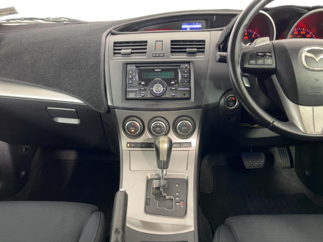 Photo '18' of Mazda Axela
