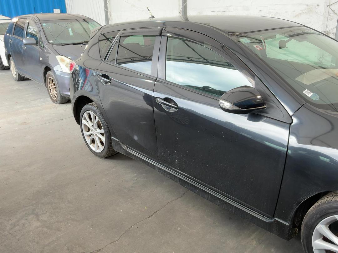 Photo '2' of Mazda Axela Photo '2' of Mazda Axela
