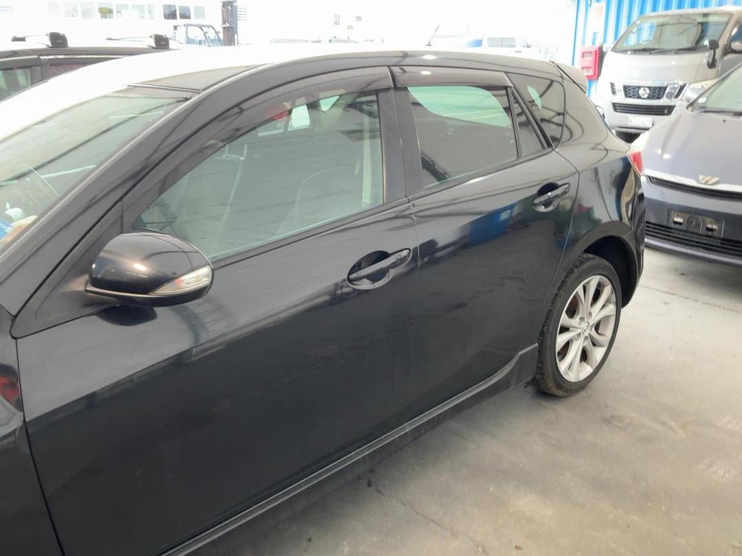 Photo '9' of Mazda Axela Photo '9' of Mazda Axela