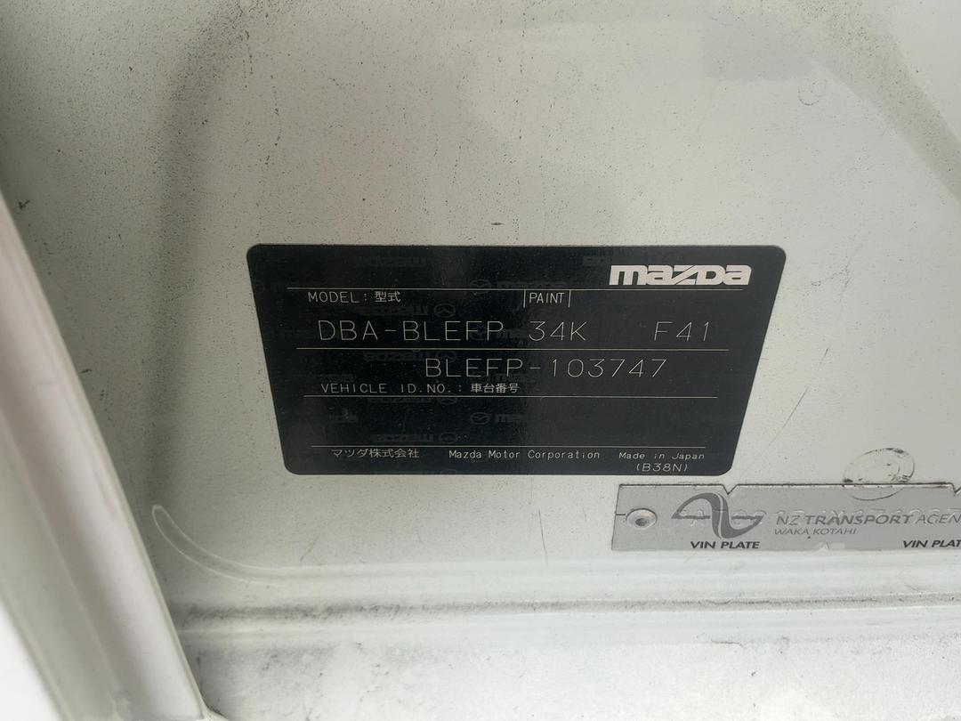 Photo '10' of Mazda Axela