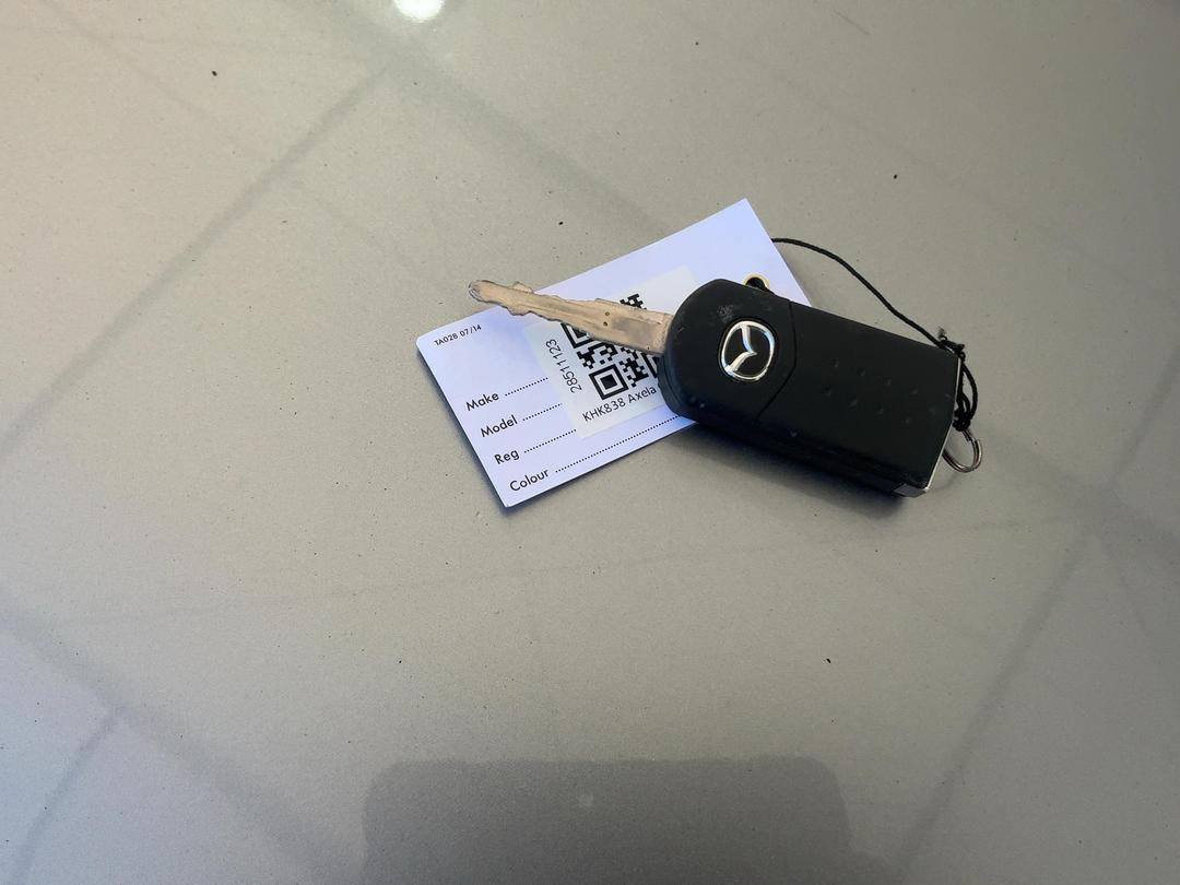 Photo '13' of Mazda Axela