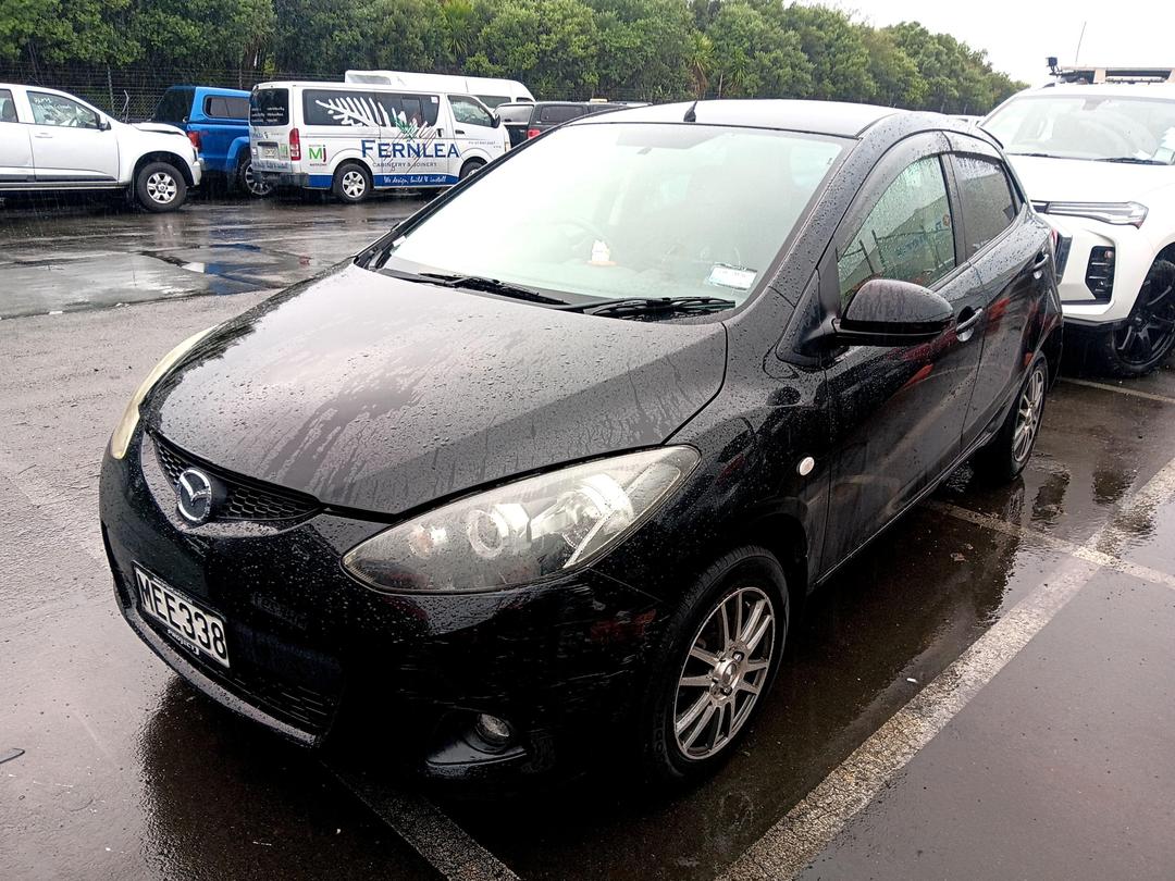 Photo '2' of Mazda Demio