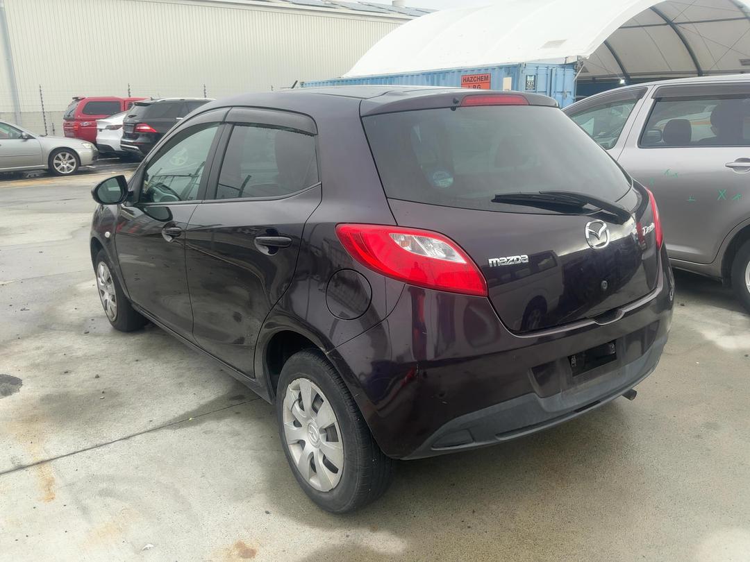 Photo '4' of Mazda Demio